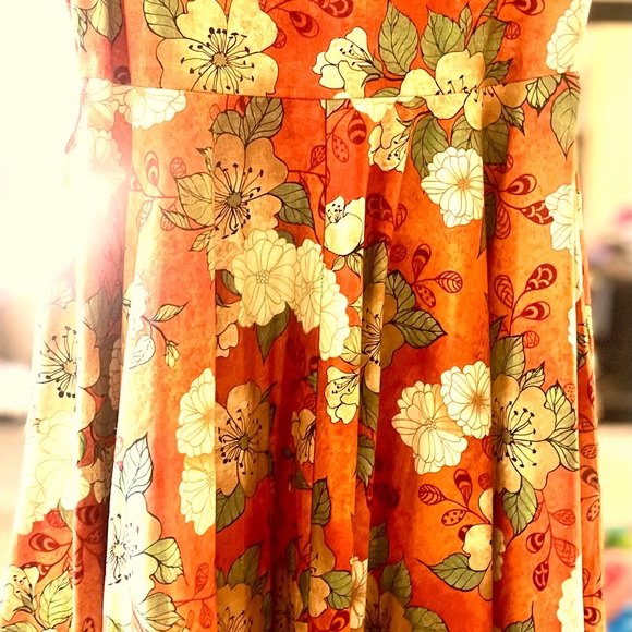 Gorgeous, pinup style in lovey dark orange shade with florals by Heart of Haute! - Picture 7 of 8